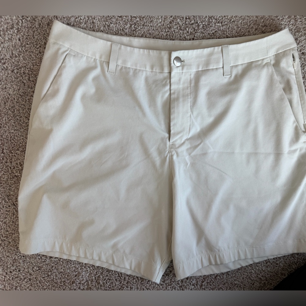 Lulu ABC Classic-Fit Short 7inch